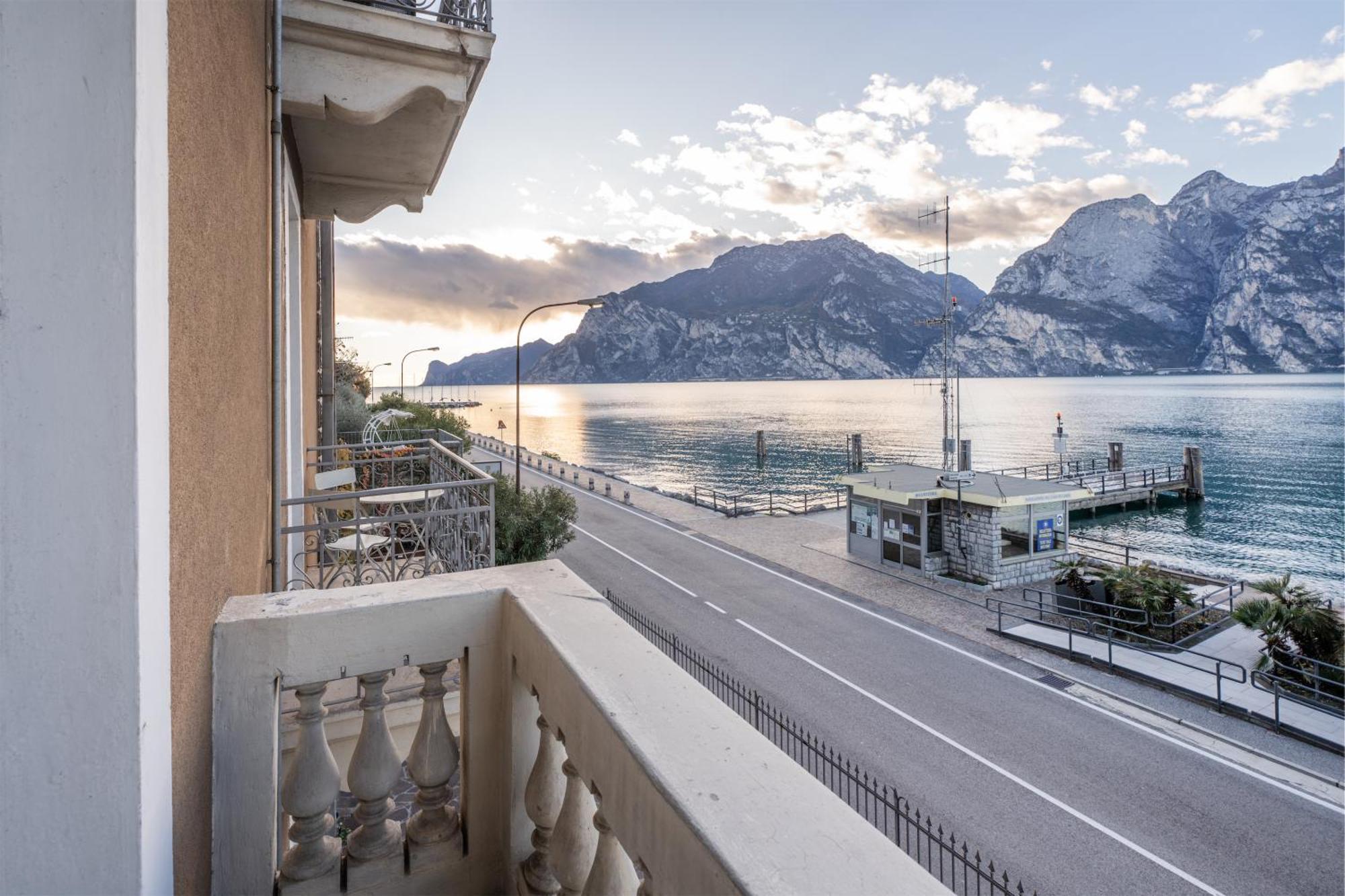 Lake Sensation - Garda Lake View Torbole Sul Garda Екстер'єр фото